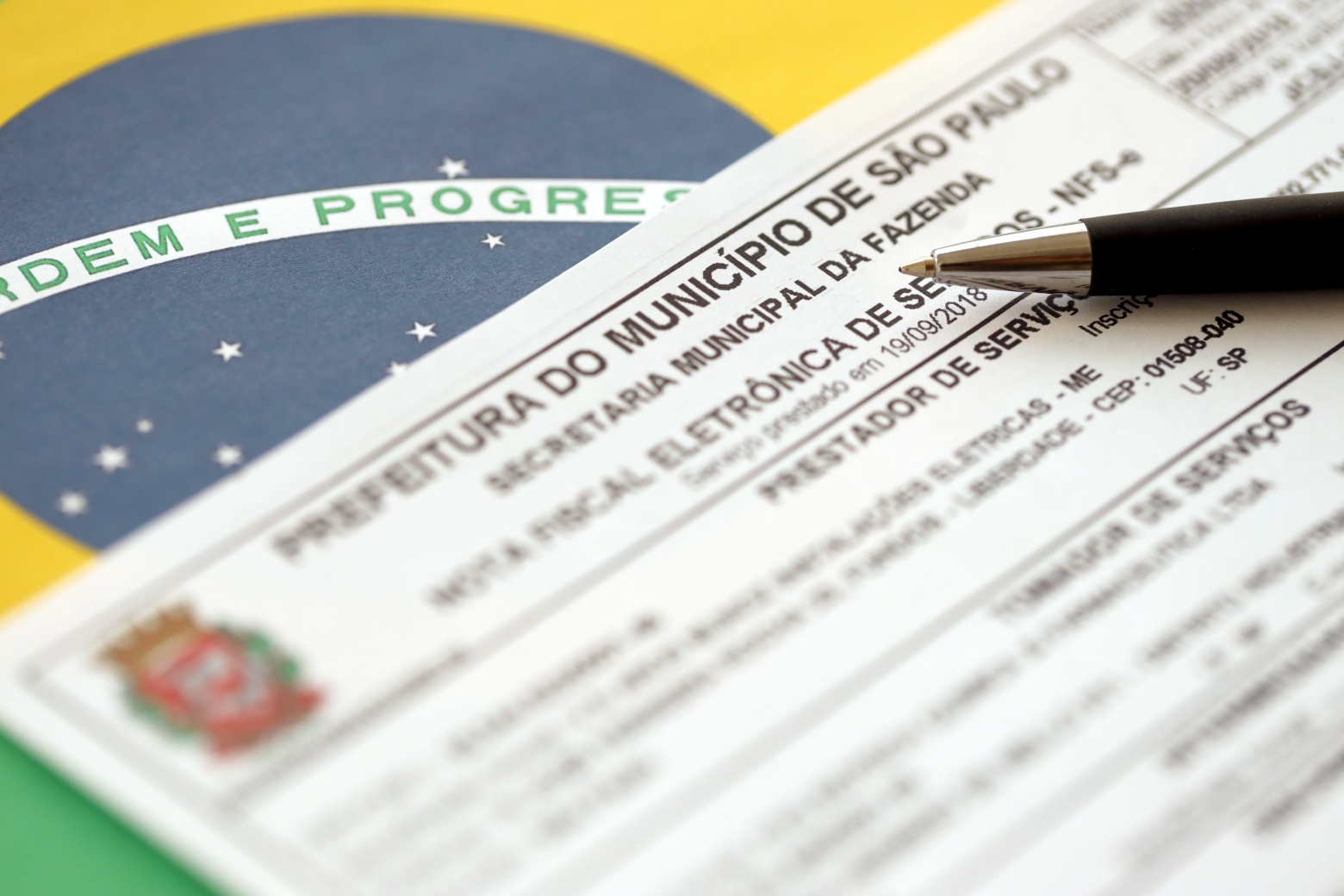 Imagem de uma nota fiscal eletrônica, simbolizando a adequação contábil à Nota Técnica 2025.002.